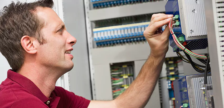 Offshore and Petroleum Facility Electrician in Fayetteville